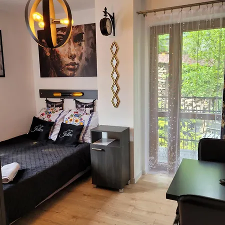 Rum i privatbostad Jolka - Parking Bezplatny, Plac Zabaw, Wiata Grillowa