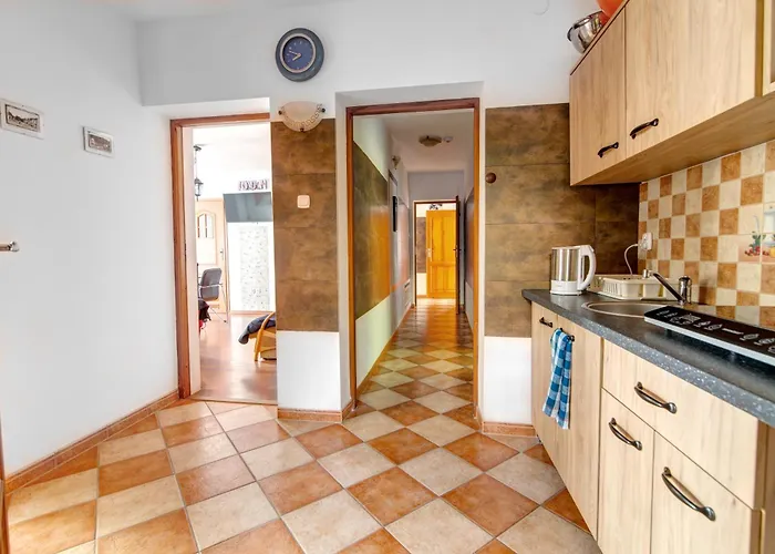 Jolka - Parking Bezplatny, Plac Zabaw, Wiata Grillowa *